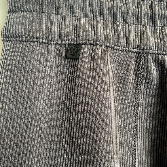 Lululemon Ribbed Softstream Mid rise Pant Size 4 - Picture 3 of 4